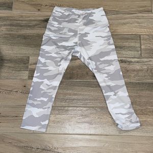 Capri white camo leggings. Size medium. Unknown brand, bought from Marshalls.